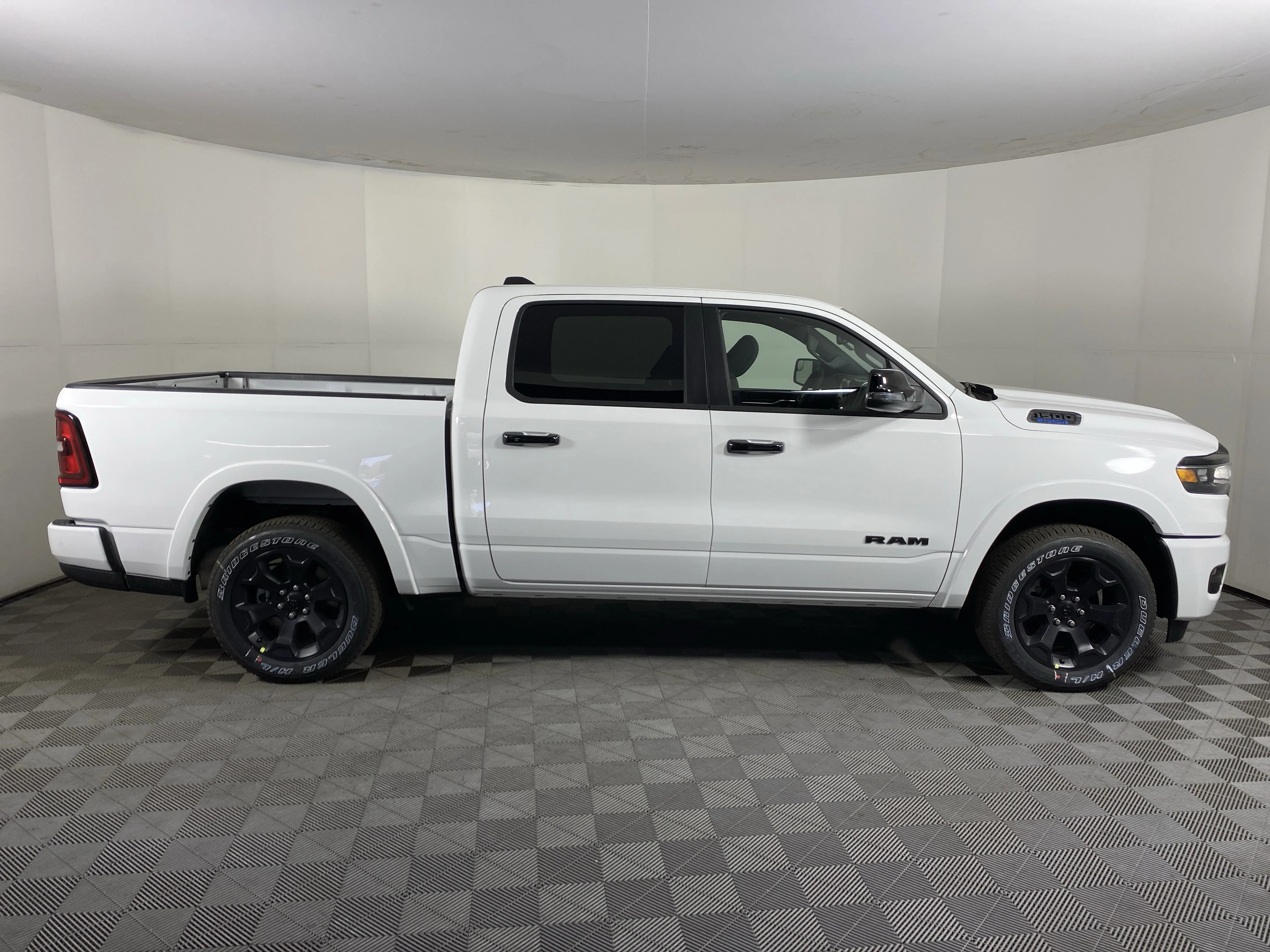 New 2026 Bright White Clear-Coat Exterior Paint RAM Big Horn/Lone Star image 6