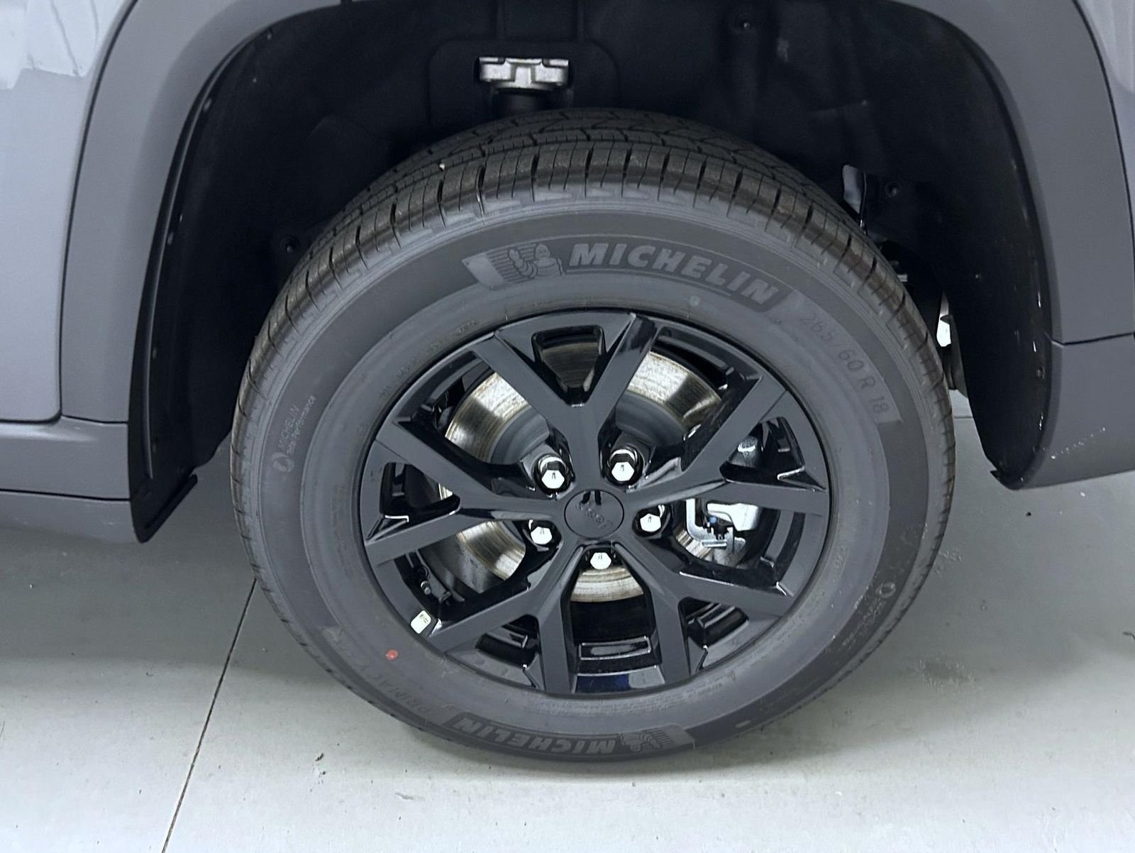 New 2026 Baltic Gray Metallic Clear-Coat Exterior Paint Jeep Altitude image 23