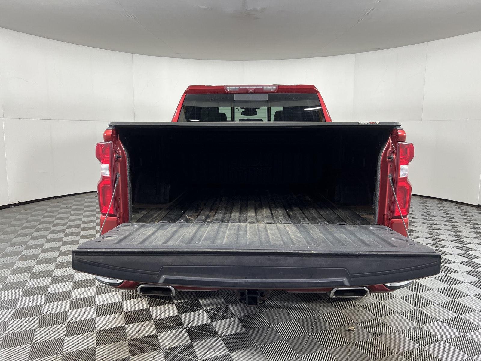 Used 2022 CHERRY RED TINTCOAT Chevrolet High Country image 24