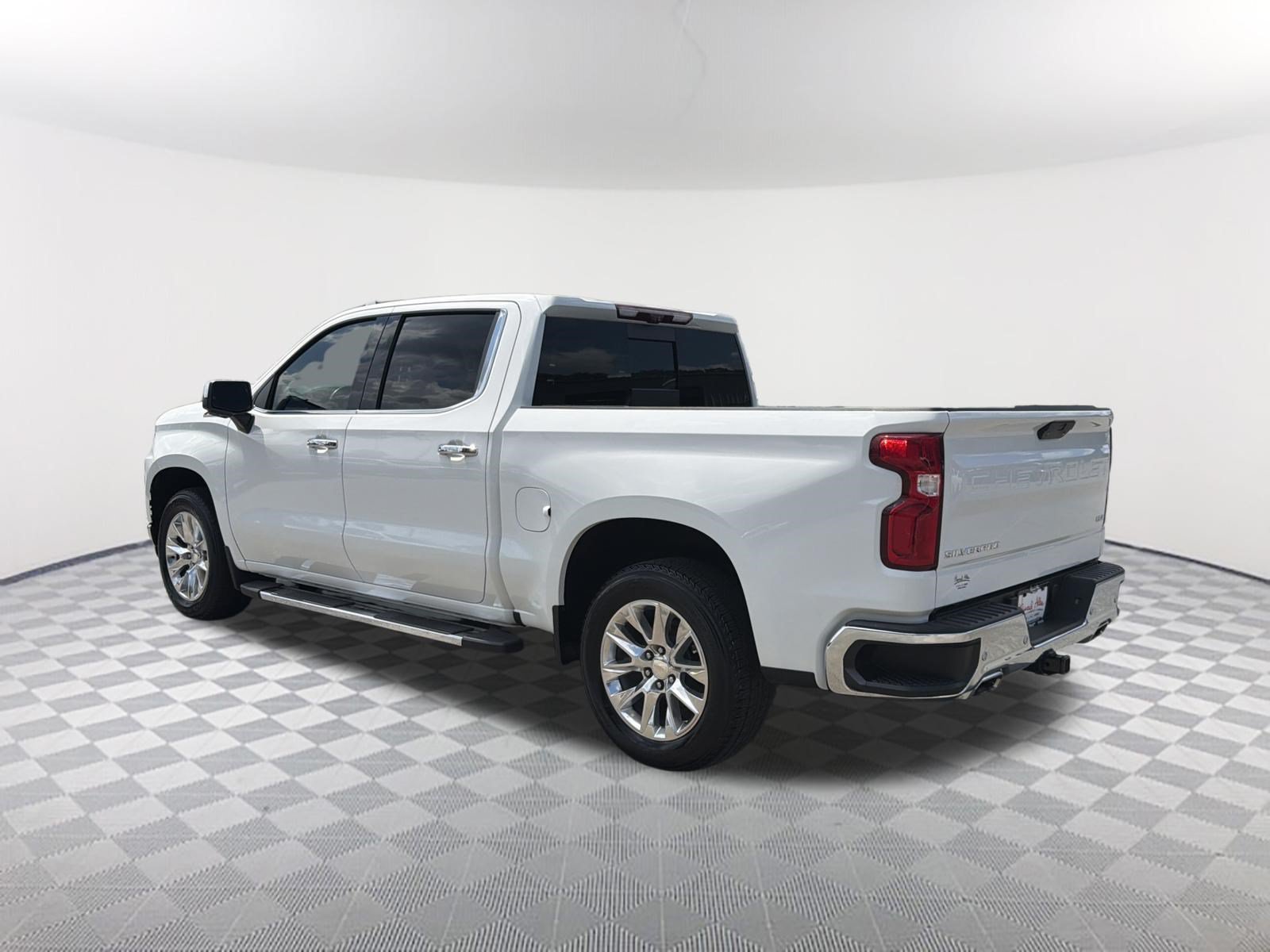 Certified Used 2022 SUMMIT WHITE Chevrolet LTZ image 7