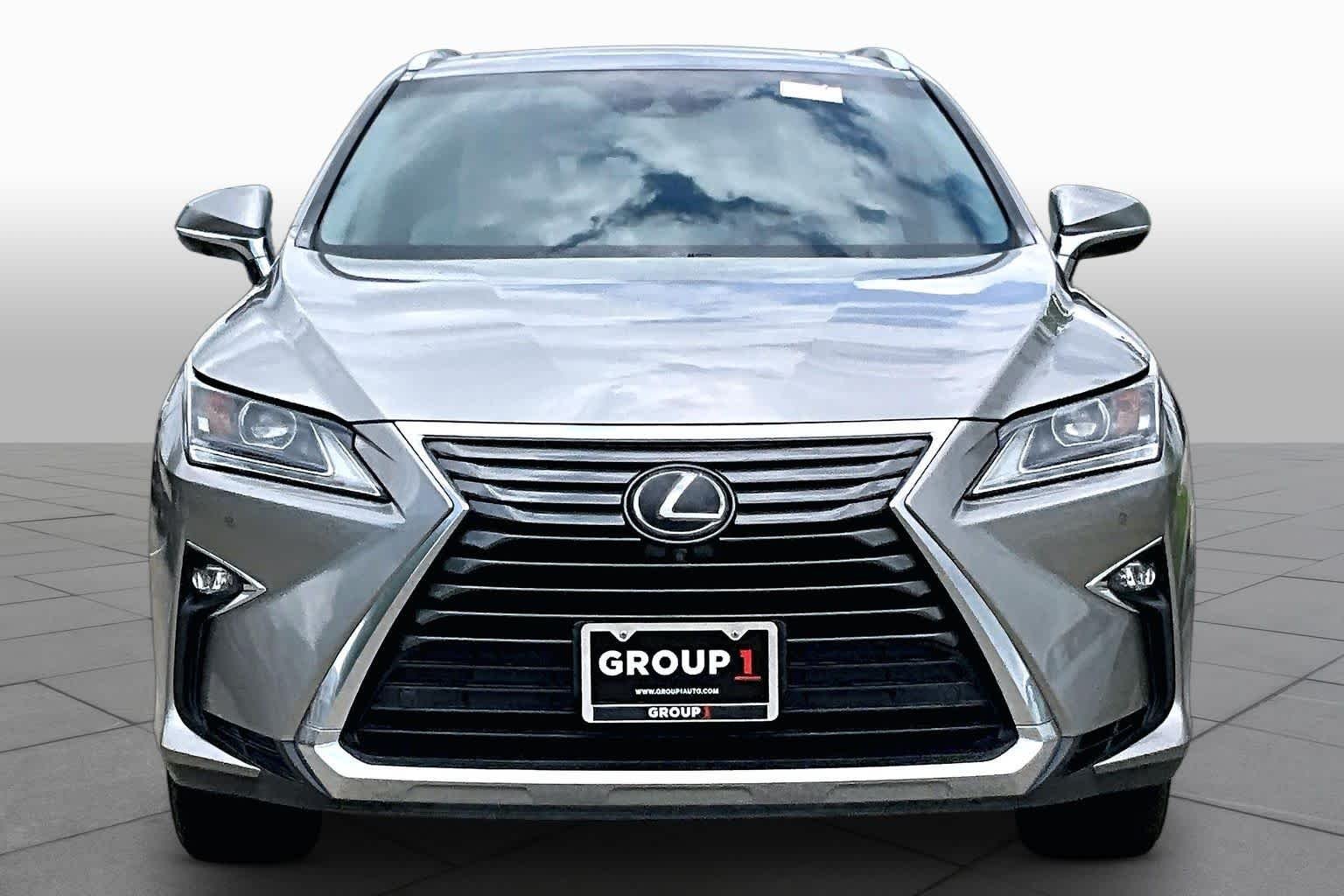Used 2019 Atomic Silver Lexus  image 4