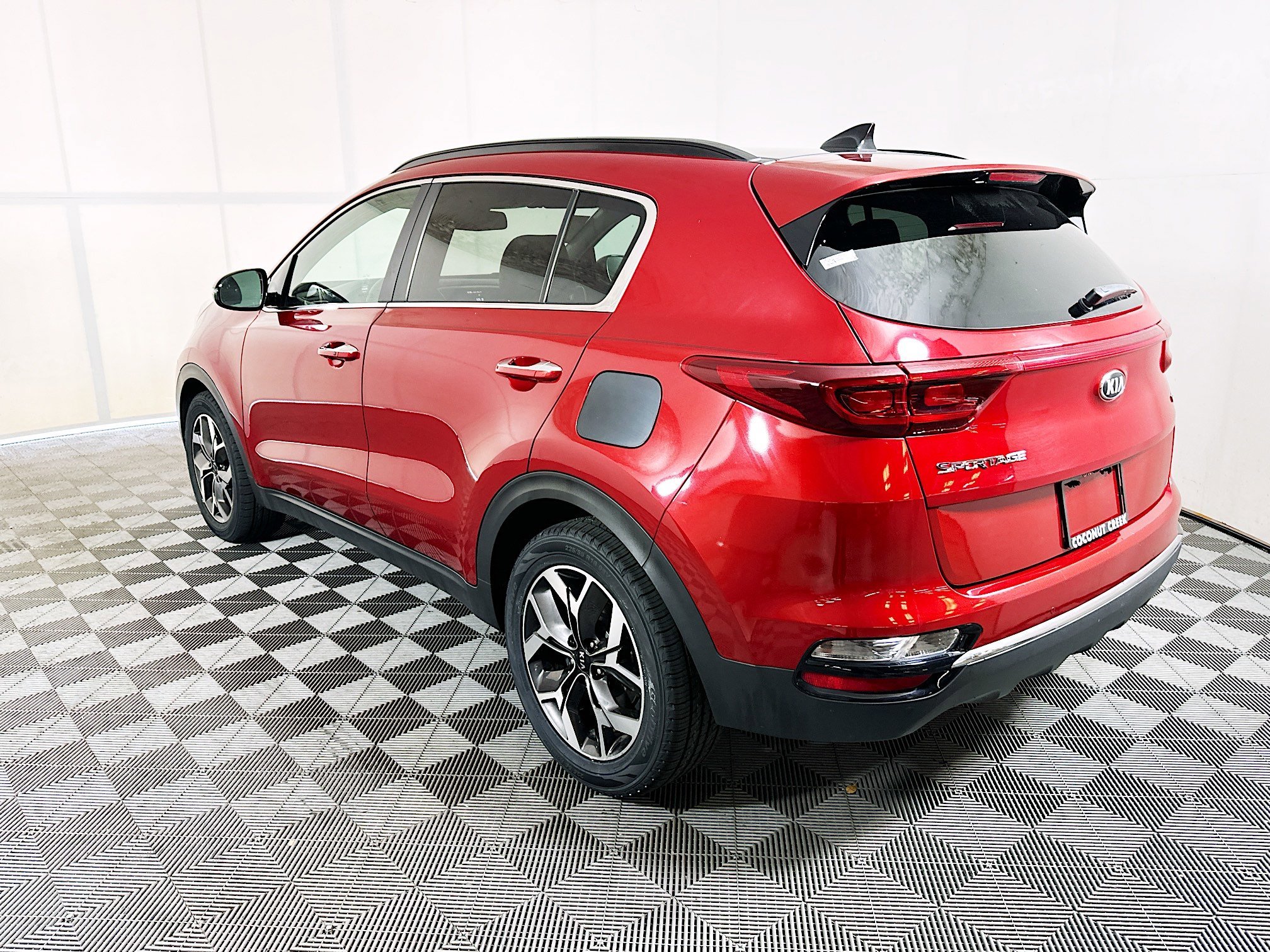 Used 2020 Hyper Red Kia EX image 5