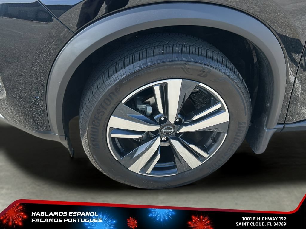 Used 2023 Black Nissan Platinum FWD image 10