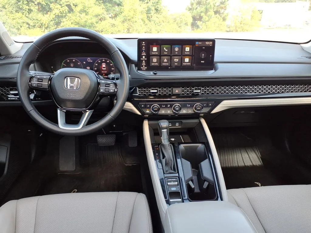 Used 2023 Radiant Red Metallic Honda Touring image 9