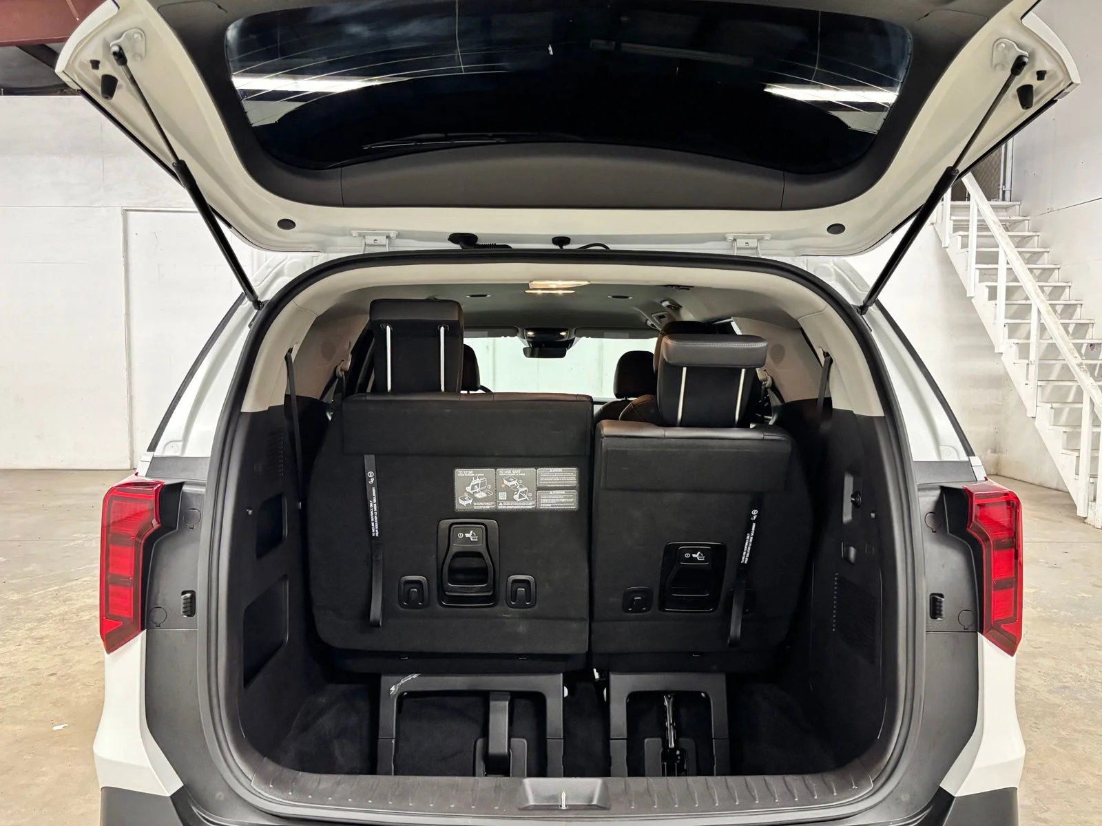 Used 2026 White Kia LXS image 24
