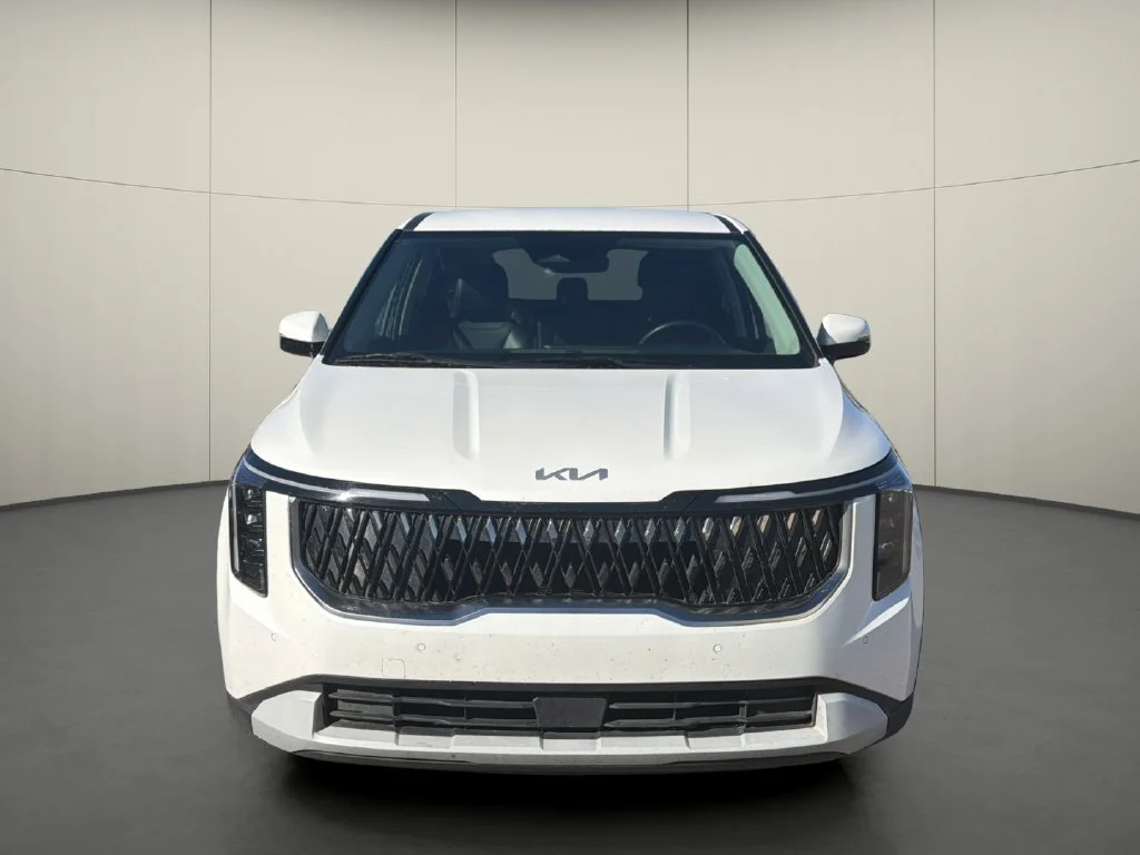 Used 2025 White Kia LXS image 2