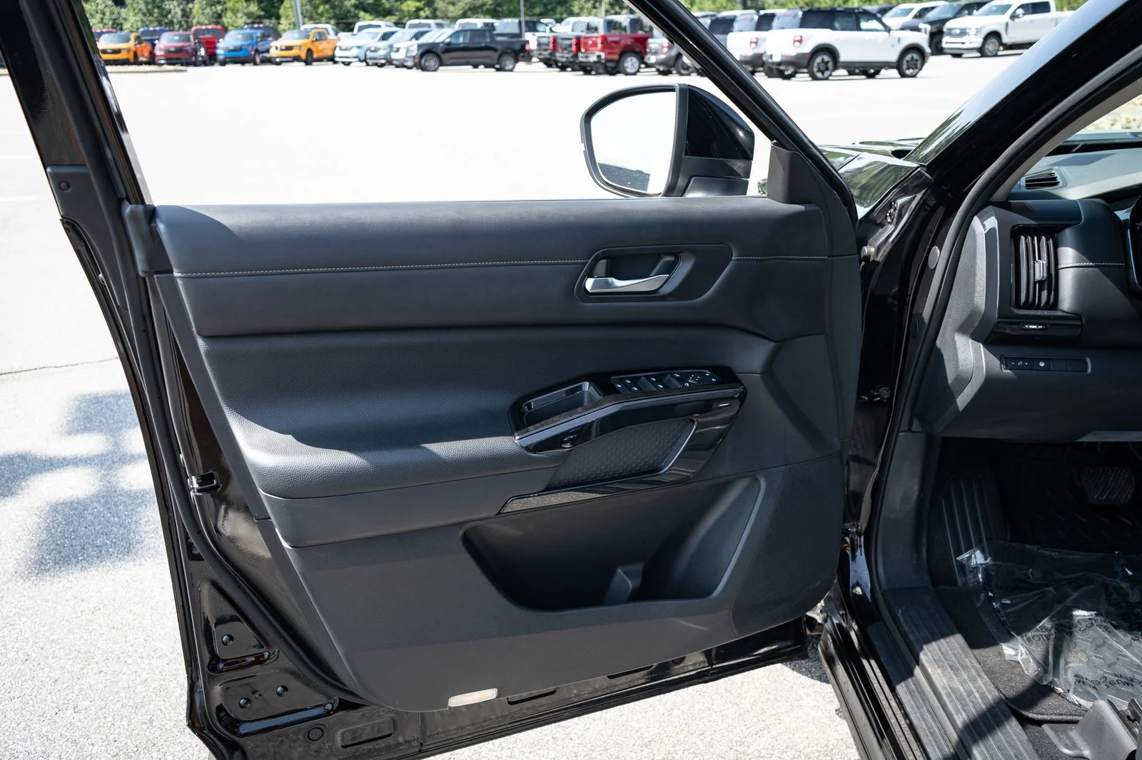Used 2022 Black Nissan SV image 16