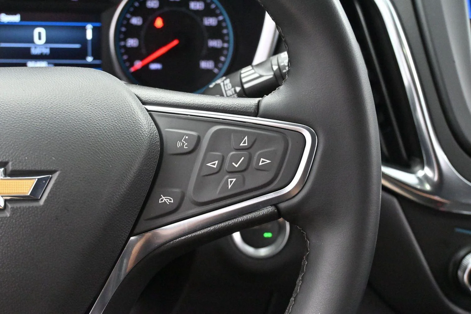 Used 2024 Lakeshore Blue Metallic Chevrolet LT image 16