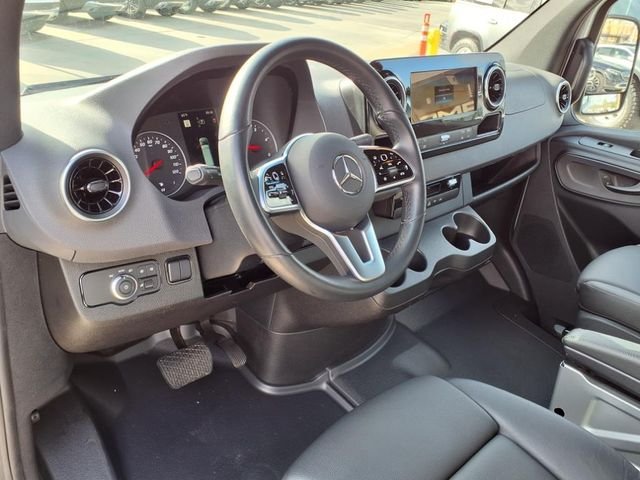 Used 2024 Silver Mercedes-Benz Cargo 170 WB image 13