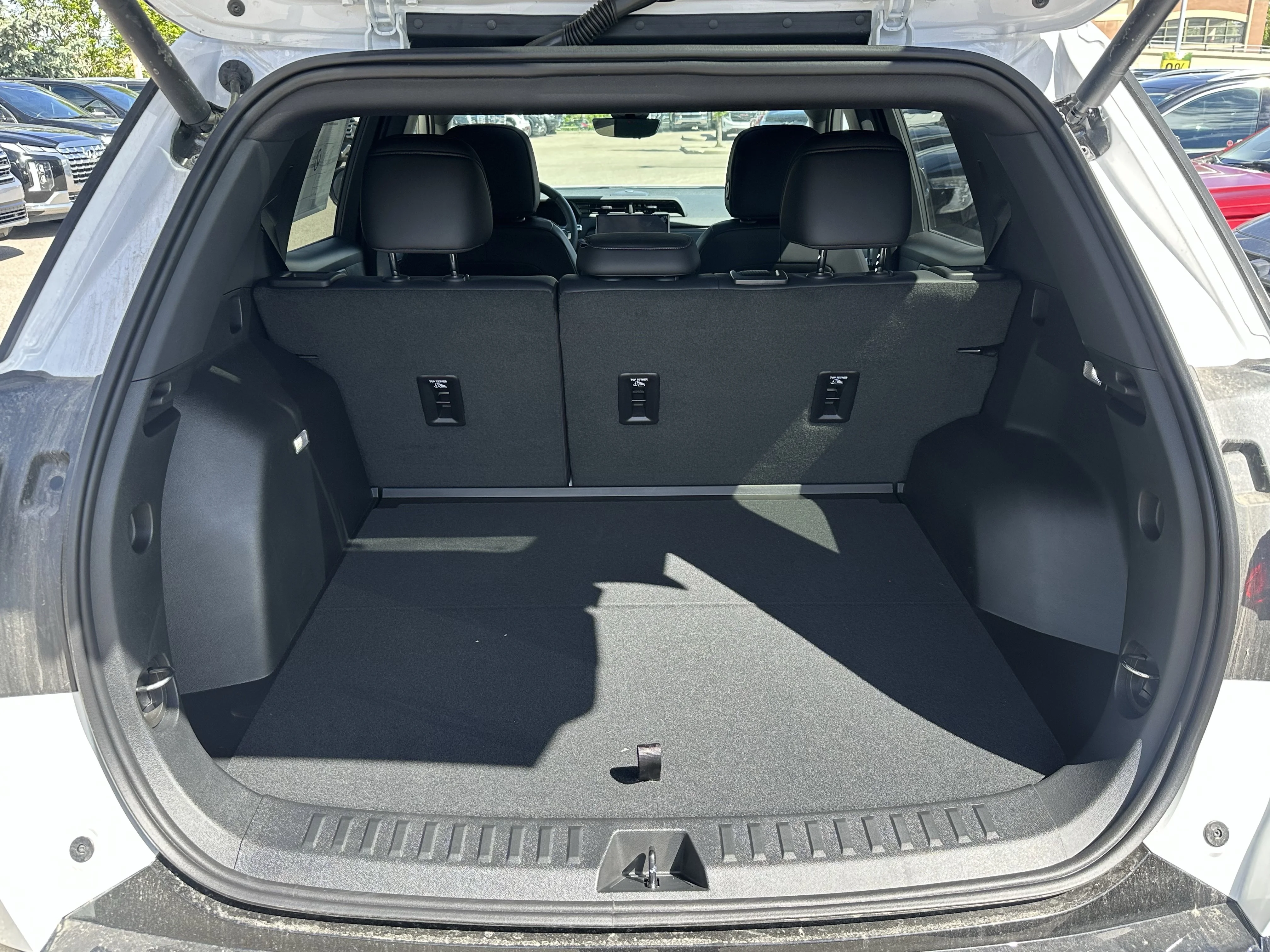 New 2026 Summit White GMC AWD AT4 image 8