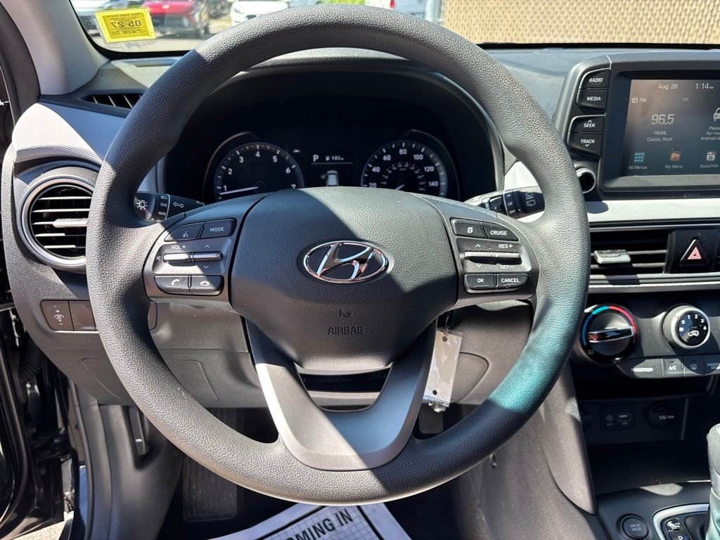 Used 2020 Black Hyundai SE image 16