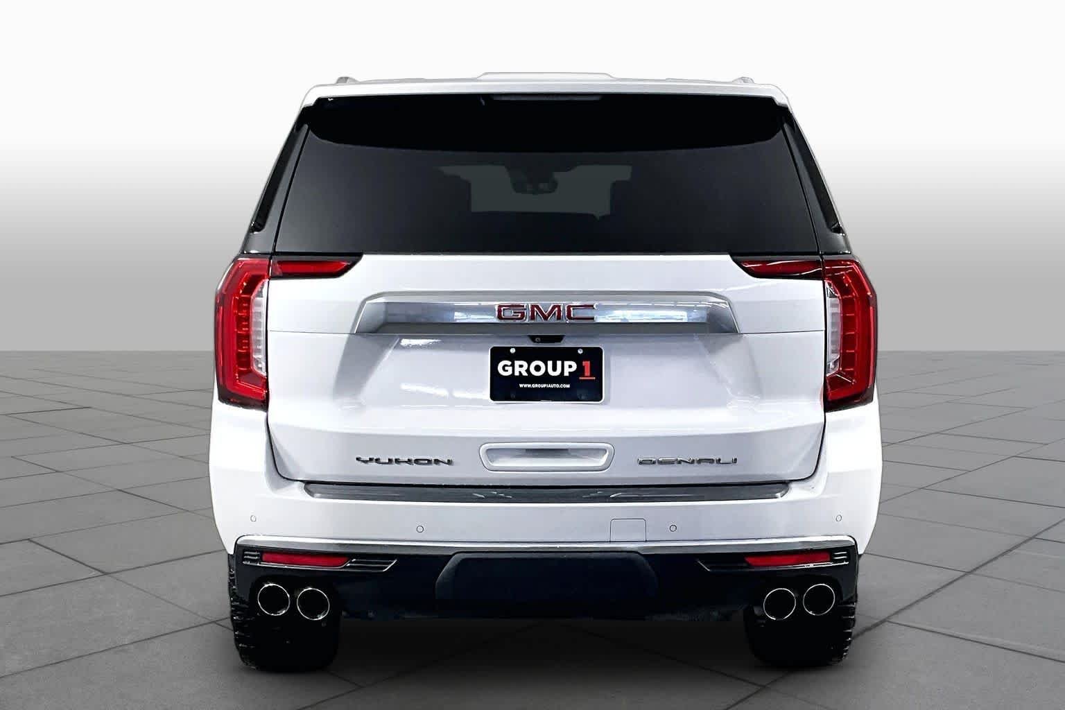 Used 2021 White Frost Tricoat GMC Denali image 5
