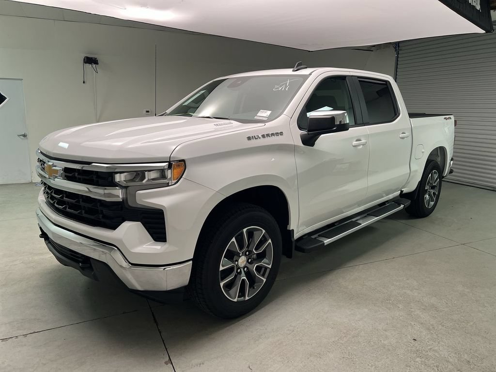 New 2026 Summit White Chevrolet LT (2FL) image 4