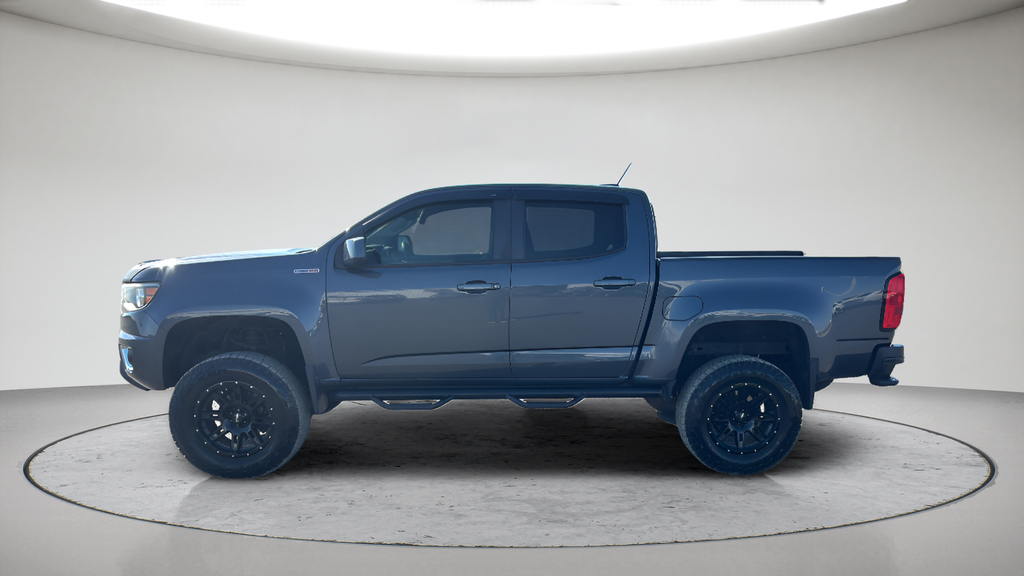 Used 2017 Gray Chevrolet Z71 image 15