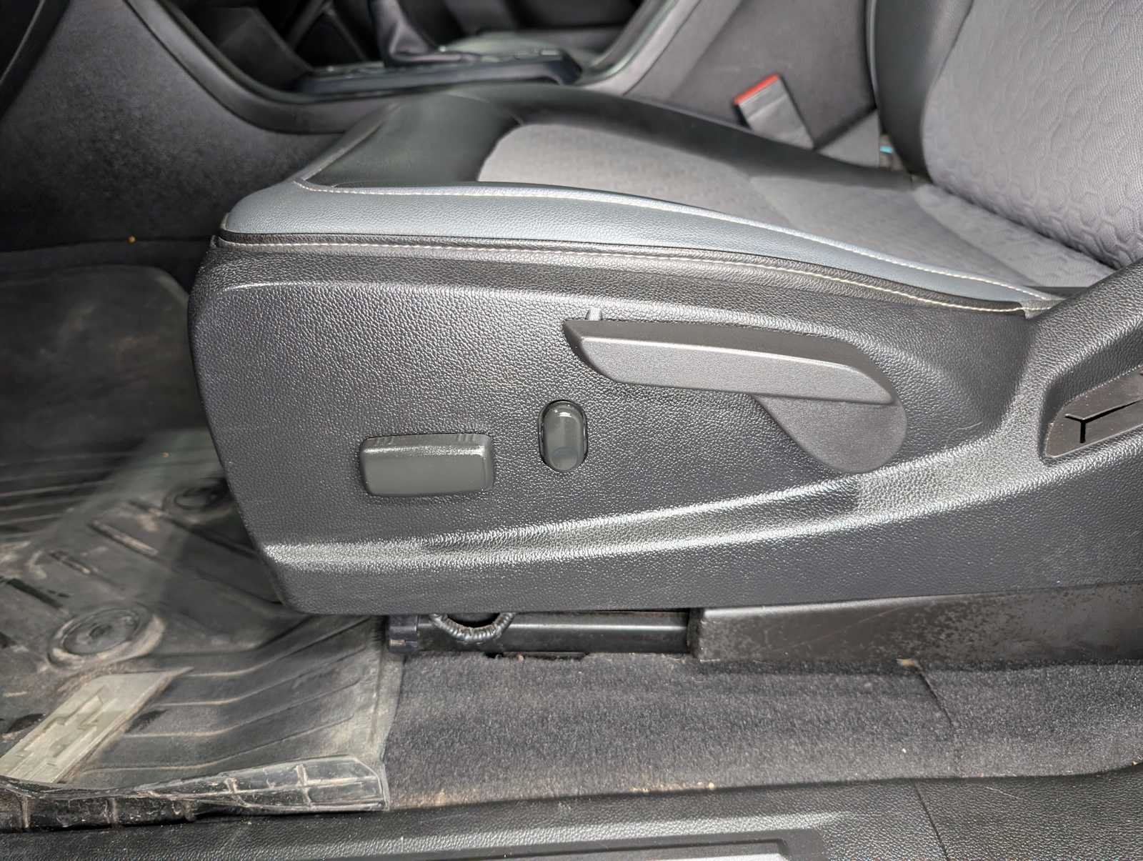 Used 2019 Kinetic Blue Metallic Chevrolet 4WD Z71 image 37