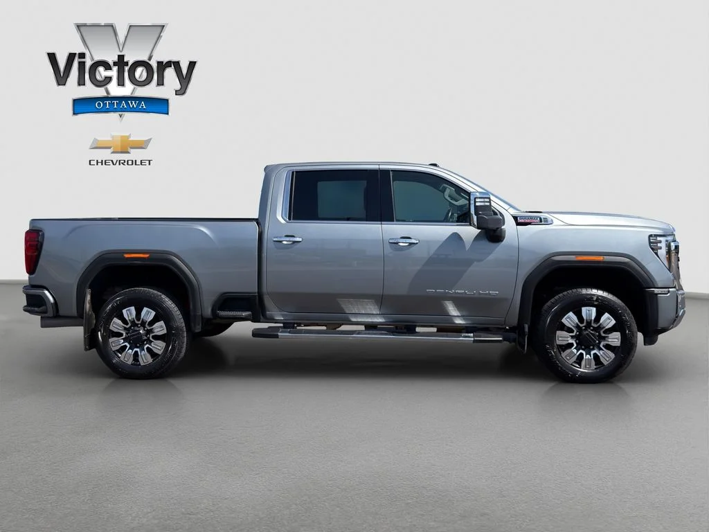 Used 2024 Silver GMC Denali image 7