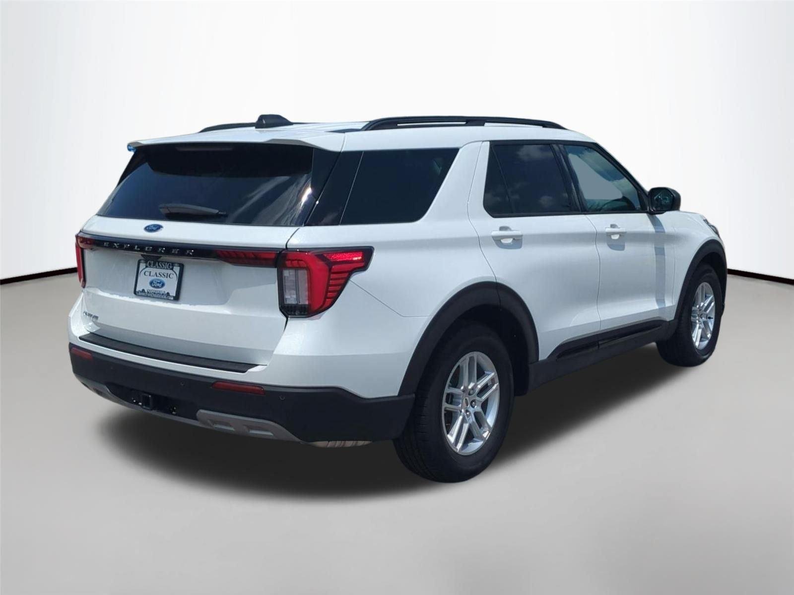 New 2026 Star White Metallic Tri-Coat Ford Active image 5