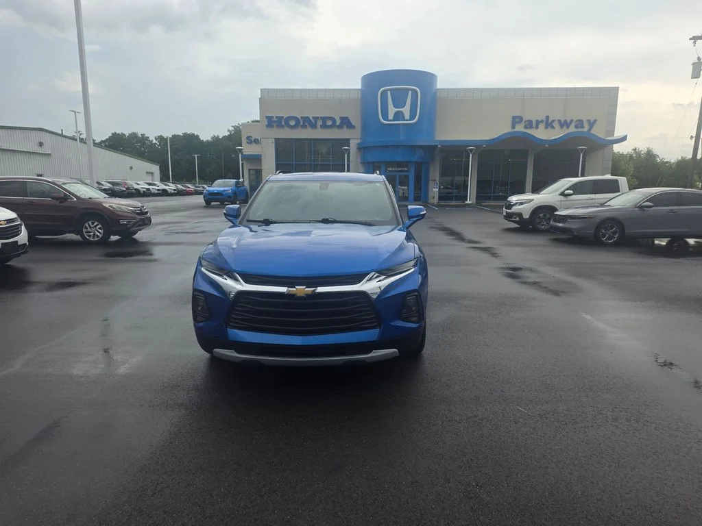 Used 2019 Kinetic Blue Metallic Chevrolet Base image 8