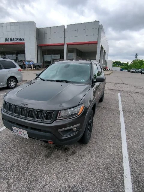 Used 2019 Gray Jeep Trailhawk image 4