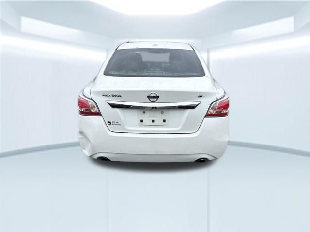 Used 2015 White Nissan 2.5 SL image 7