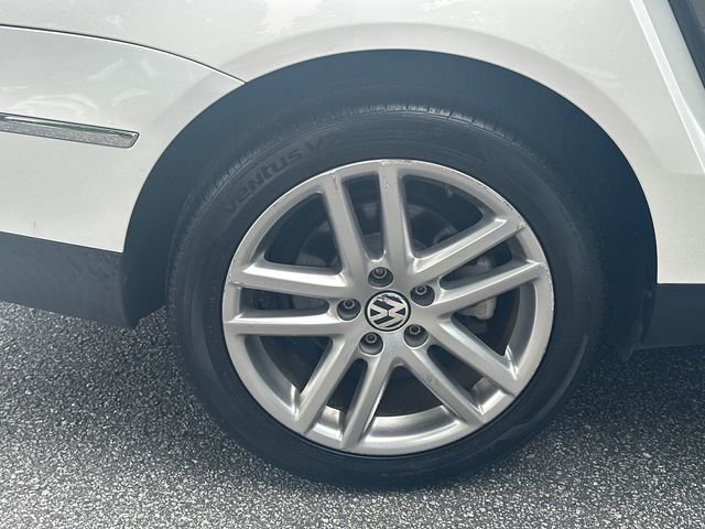 Used 2008  Volkswagen Lux image 17