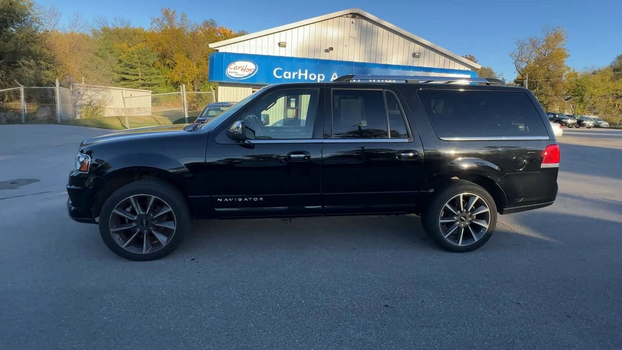 2016 Lincoln Navigator L photo 4