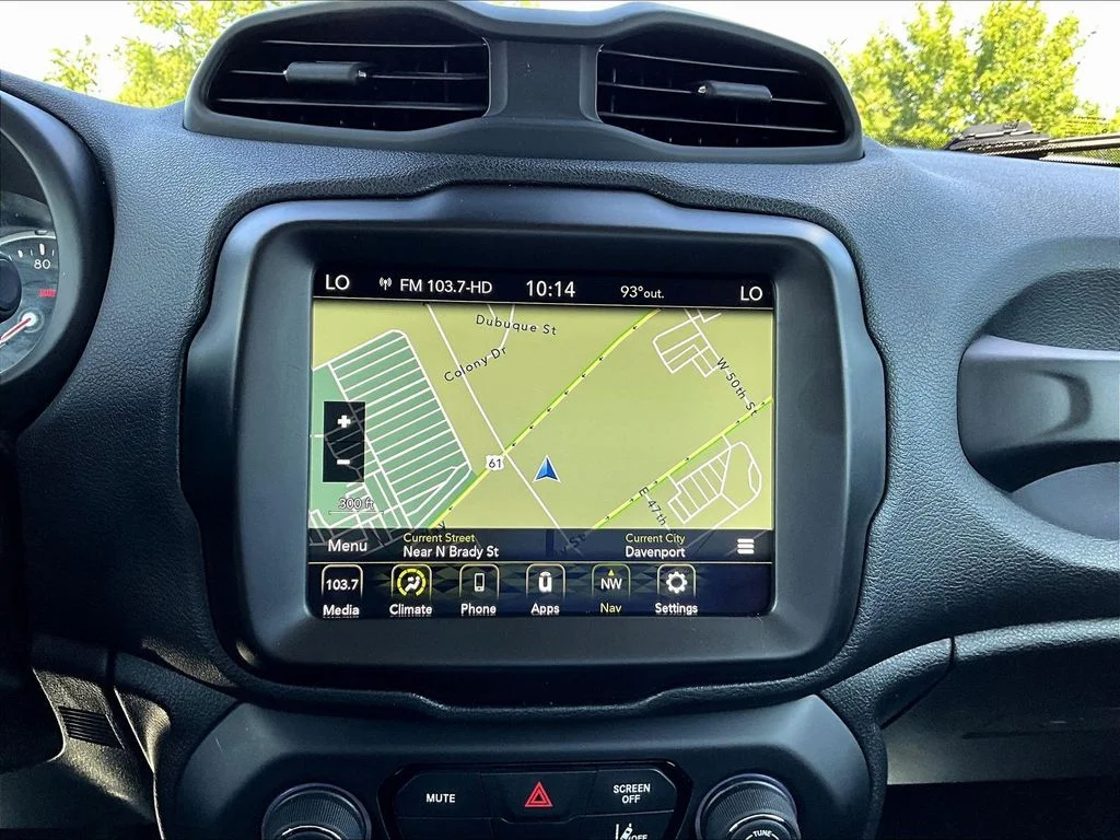 Used 2023 Gray Jeep Latitude image 17