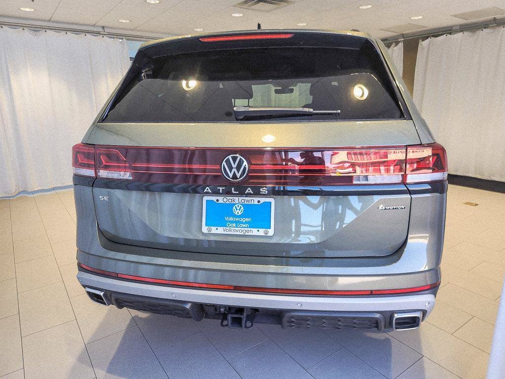 Used 2025 Green Pearl Volkswagen 2.0T Peak Edition image 4