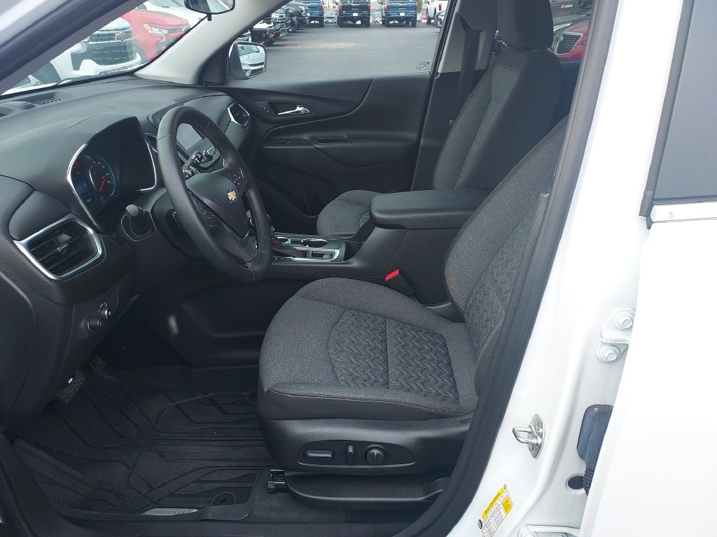 Used 2024 White Chevrolet LT image 13