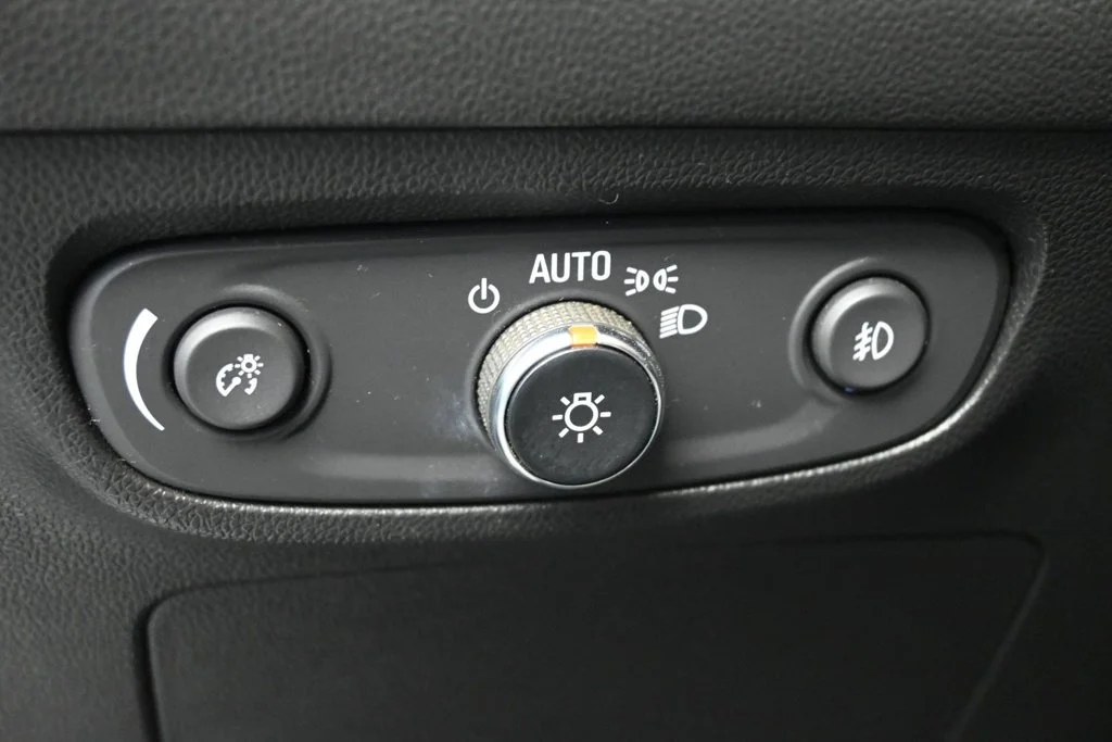 Used 2023 Black Buick Preferred image 11