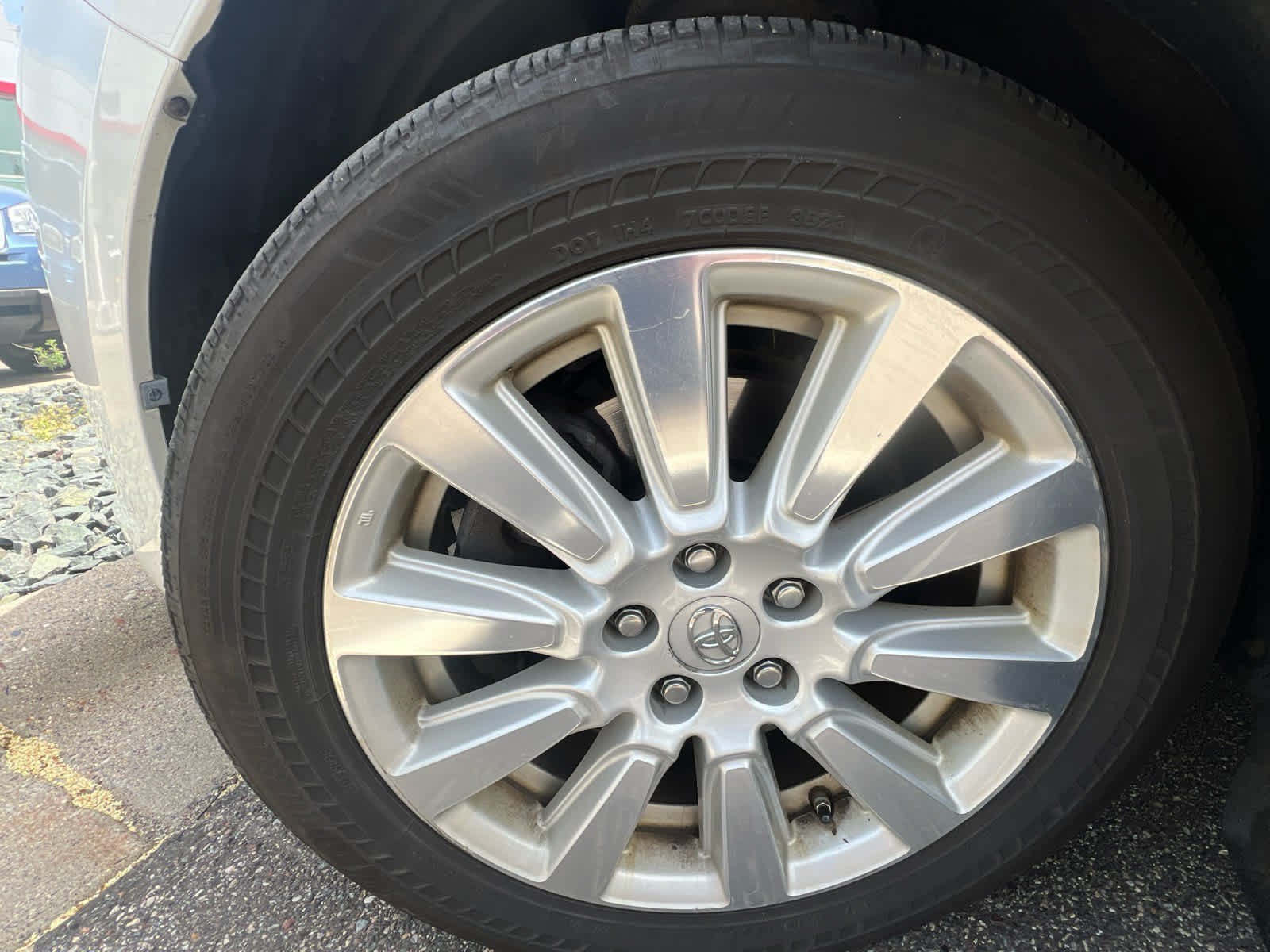 Used 2017 Blizzard Pearl Toyota XLE image 5