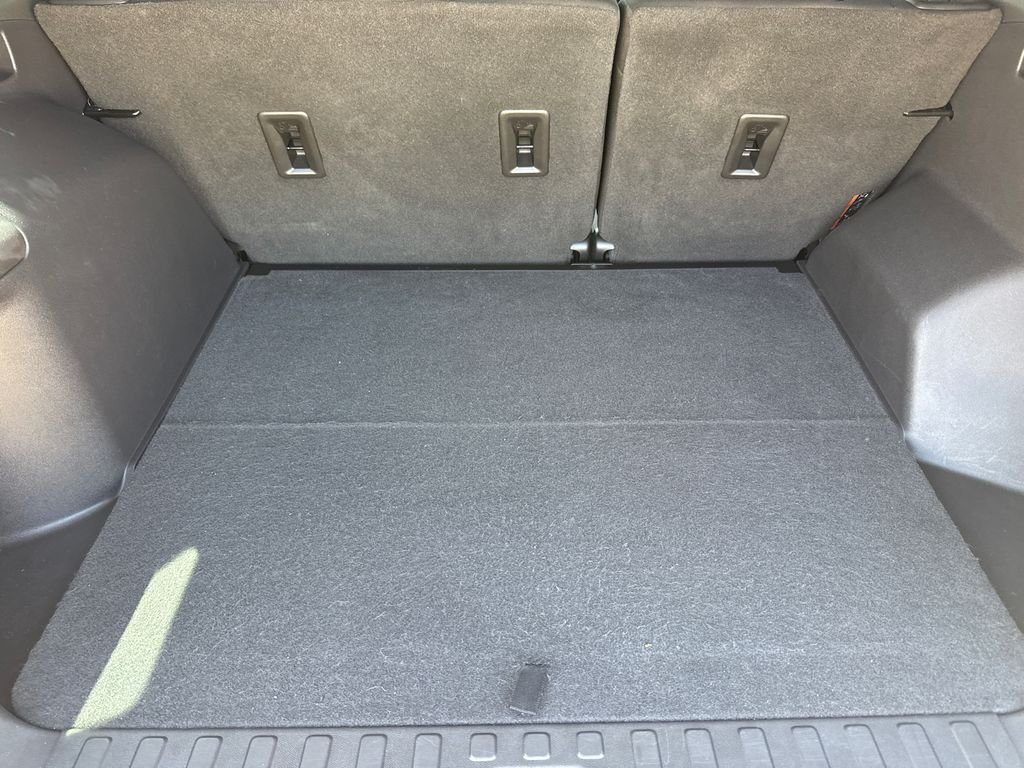 Used 2021 White Chevrolet LS image 9