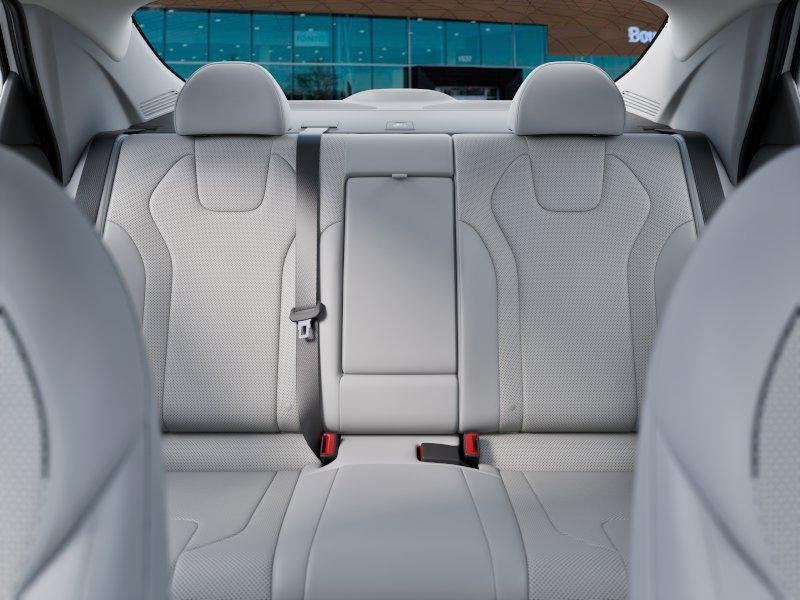 2025 Hyundai Elantra Limited - Photo 12