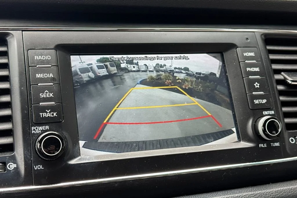 Used 2021 Pearl Kia LX image 20