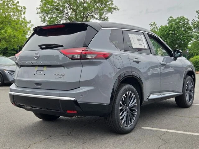 New 2026 Boulder Gray Pearl / Super Black Two-tone Nissan Platinum image 6