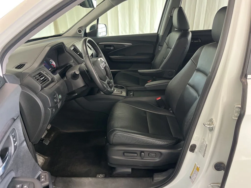 Used 2022 White Honda EX-L image 4