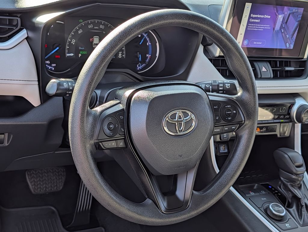2024 Toyota RAV4 XLE - Photo 17