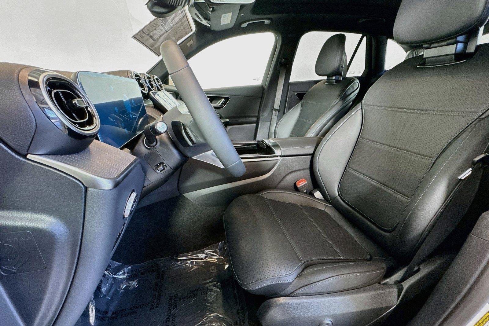 New 2026 Polar White Mercedes-Benz GLC 300 image 18