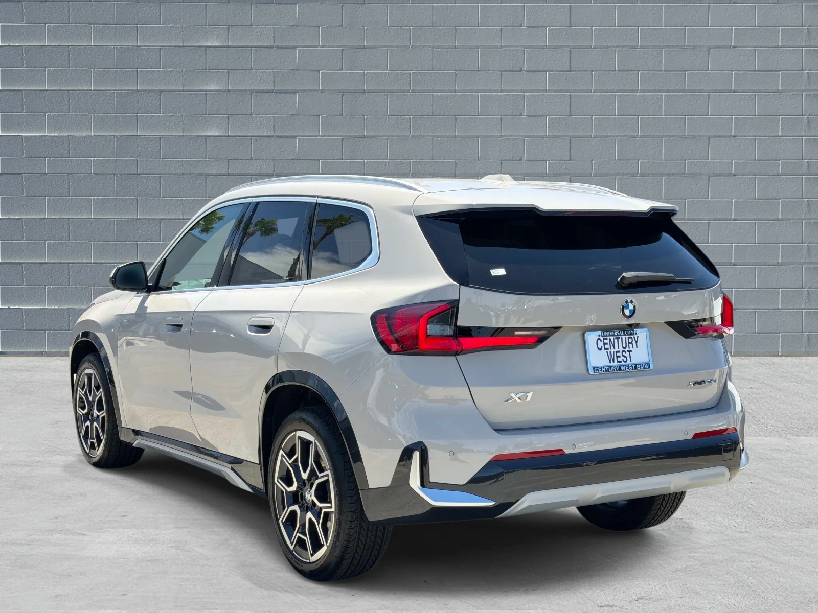 New 2026 Dune Grey Metallic BMW xDrive28i image 3
