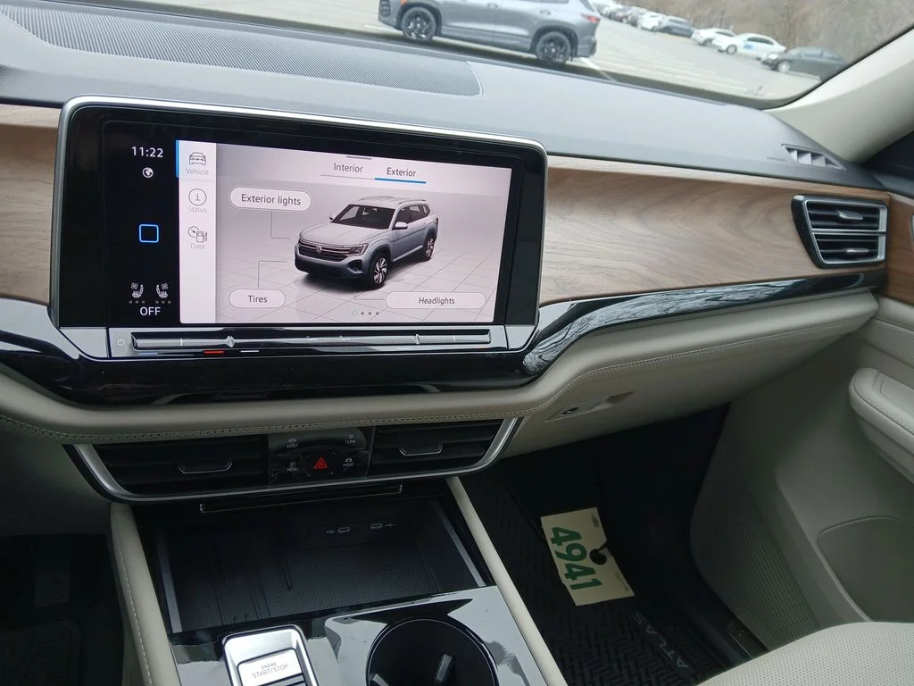New 2026 White Volkswagen SE w/Technology image 17