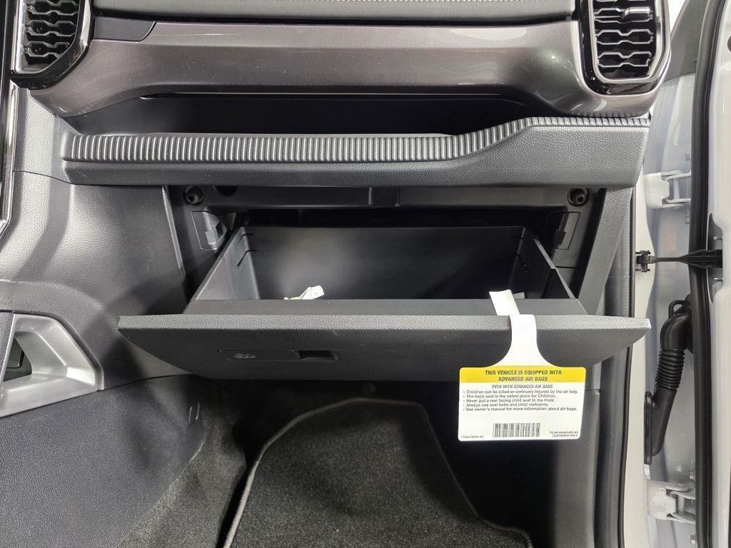 Used 2025 Oxford White Ford LARIAT image 27