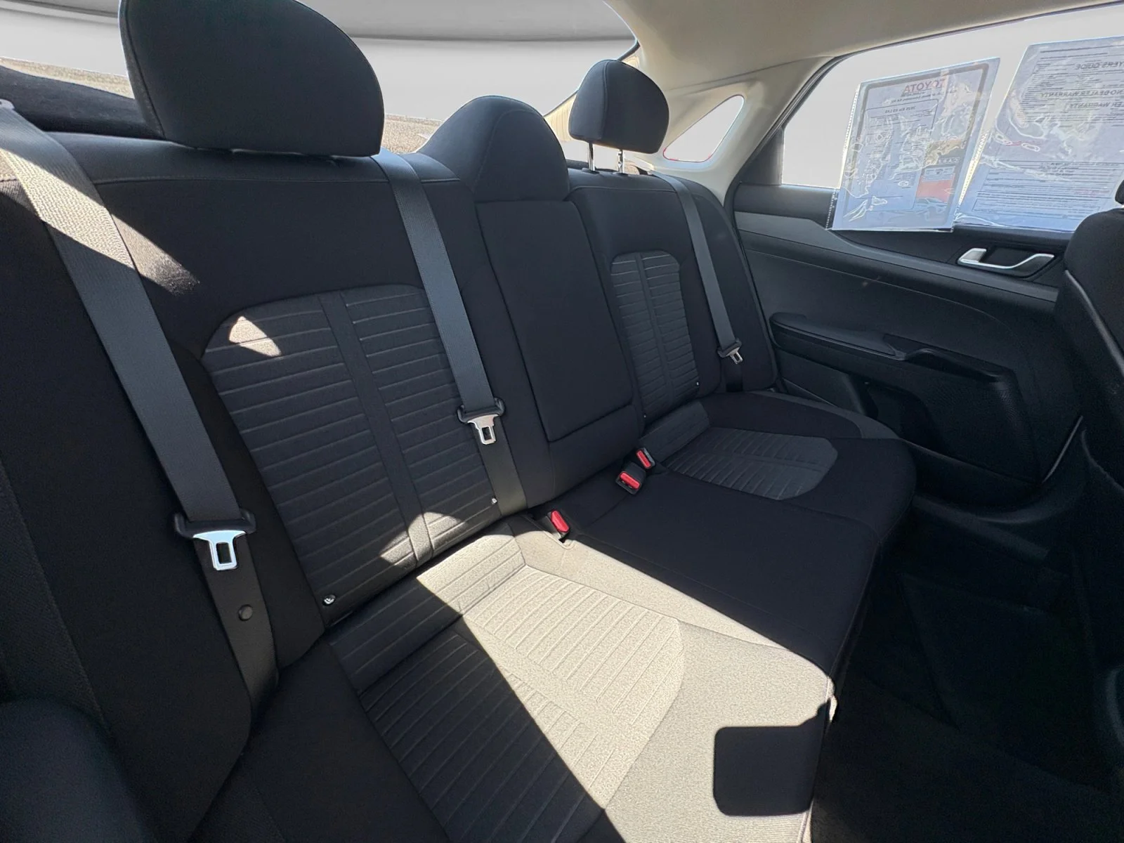 2025 Kia K5 LXS - Photo 29