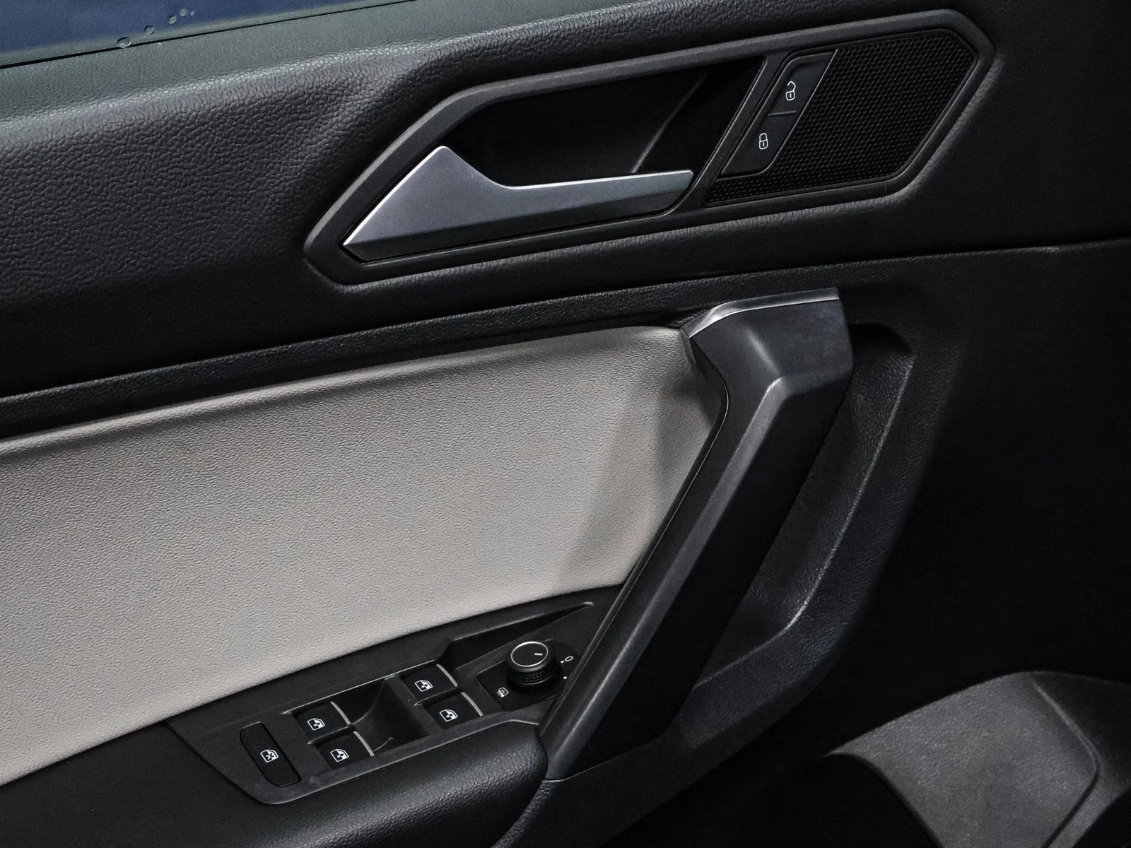 2021 Volkswagen Tiguan SE R-LINE BLACK - Photo 20
