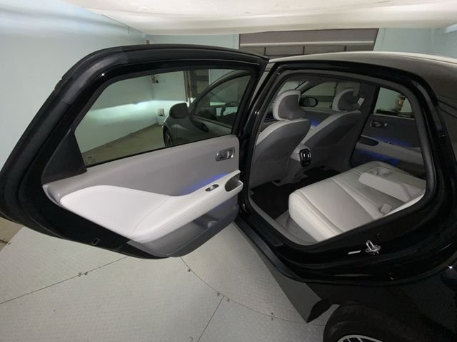 Used 2024 Black Hyundai SEL image 21