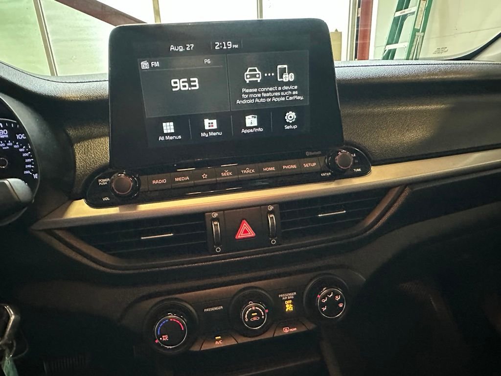 Used 2021 Black Kia LXS image 17