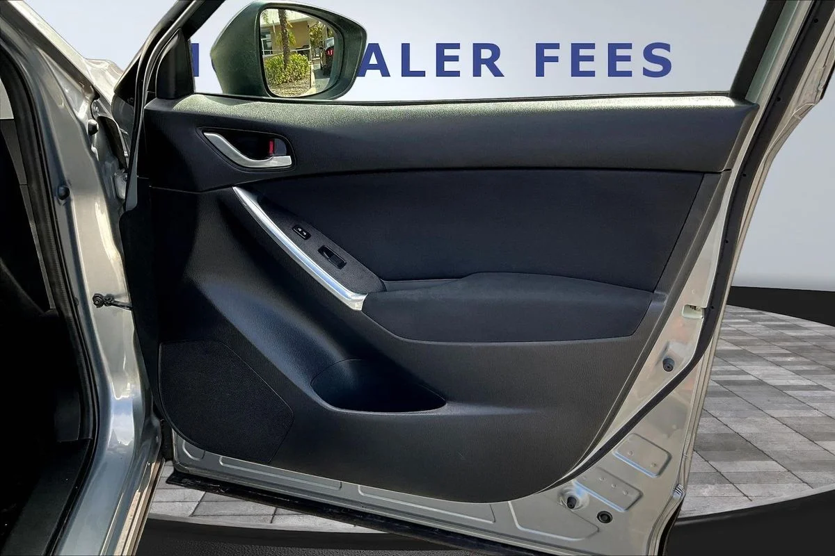 Used 2013  Mazda Touring image 26