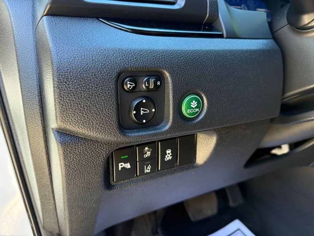 Used 2019  Honda Elite image 14