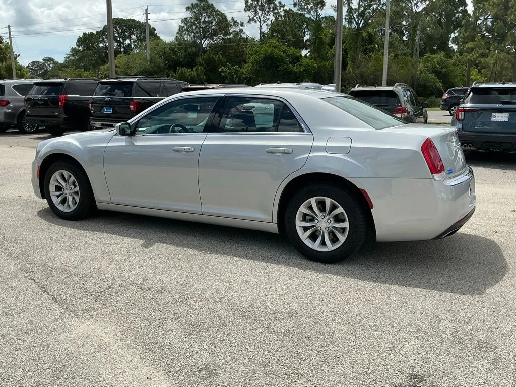 Used 2023 Silver Chrysler Touring image 3