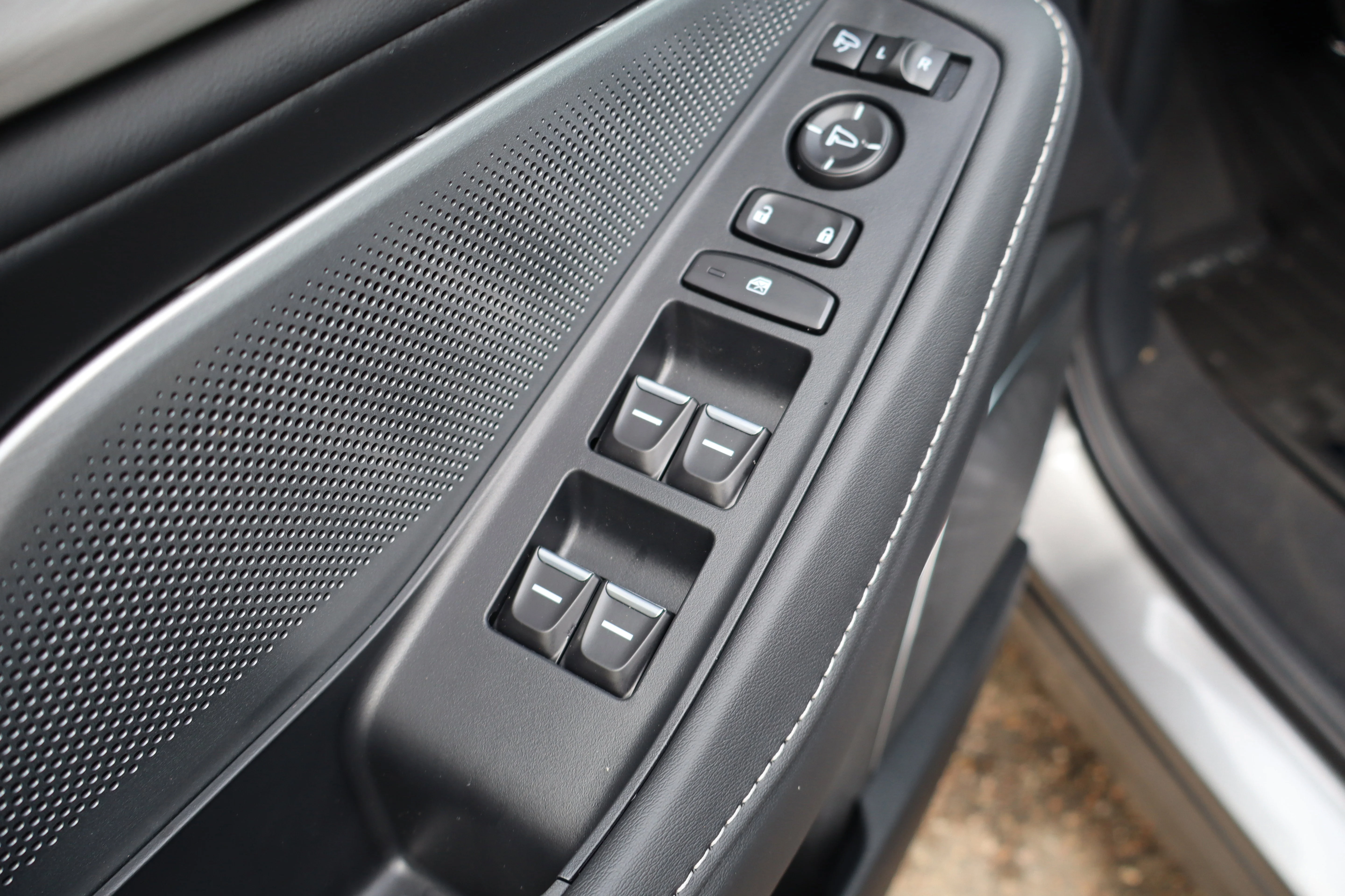 New 2026 Liquid Carbon Metallic Acura w/Technology Package image 24
