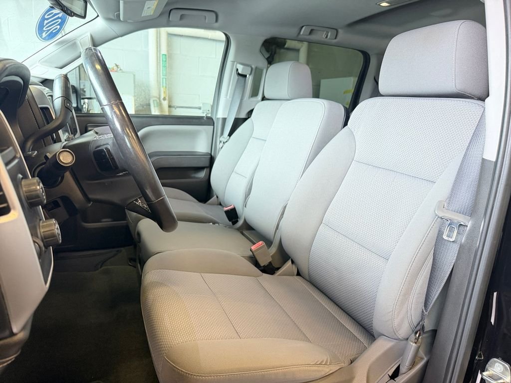Used 2018 Black GMC SLE image 19